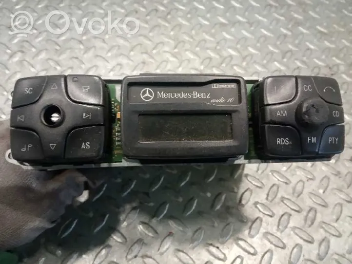 Mercedes-Benz S W220 Unité principale radio / CD / DVD / GPS A220820068603