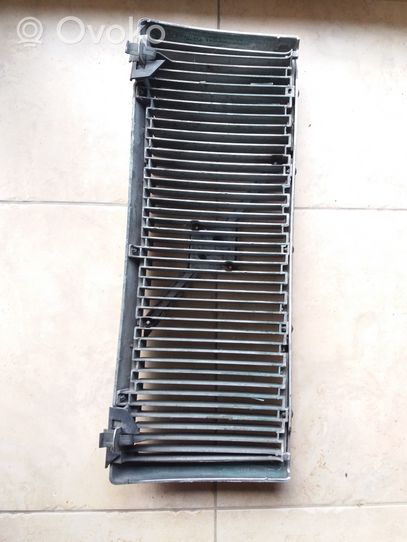 Volvo 850 Grille de calandre avant 1358486