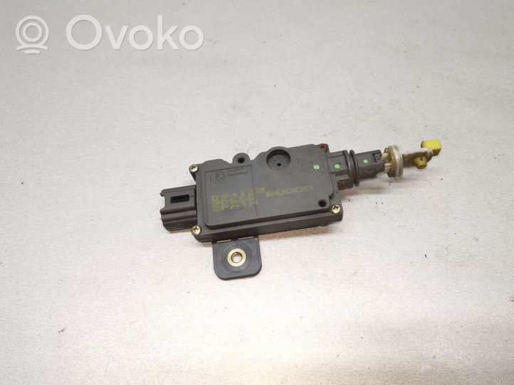 Nissan Almera Tino Motor de la tapa sellante del depósito de combustible 90550BU000