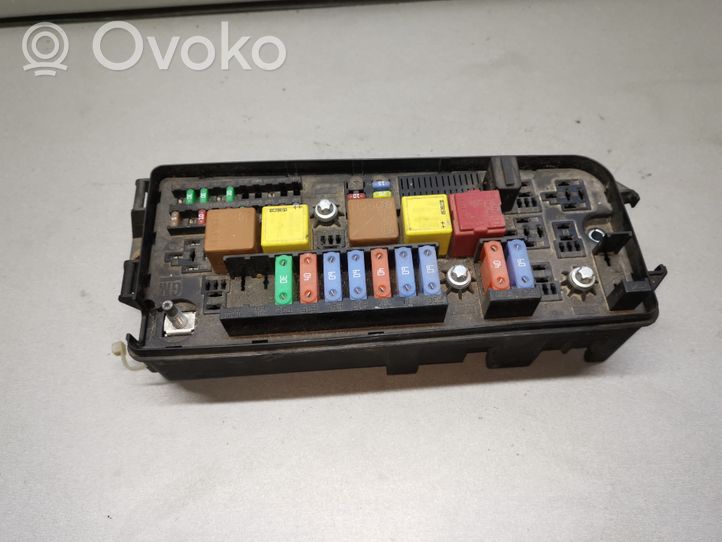 Opel Vectra C Fuse module 13187505