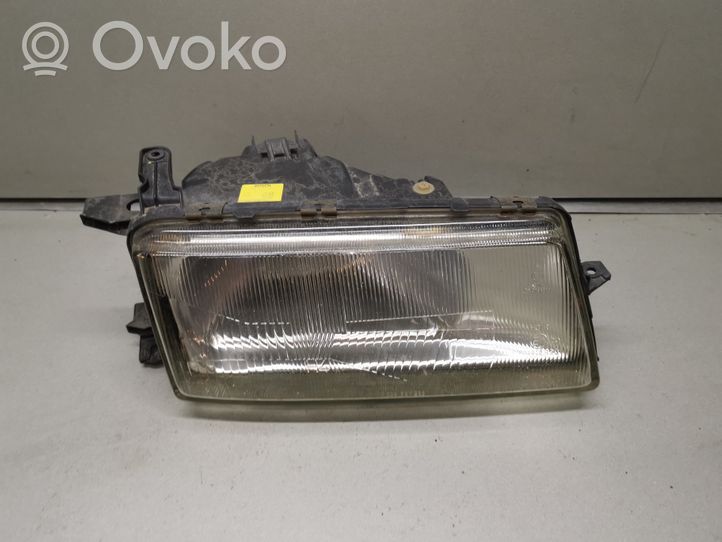 Opel Vectra A Lampa przednia 0301028302