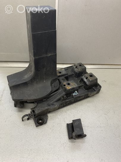 Volvo S40, V40 Boîte de batterie 30620747