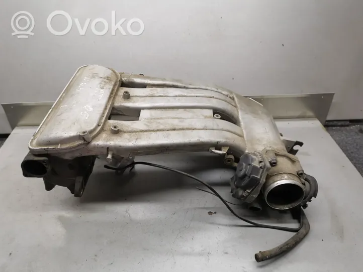 Volkswagen PASSAT B5 Kolektorius įsiurbimo 071133203D