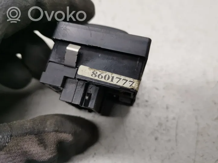 Volvo 850 Interruptor de luz 8601777