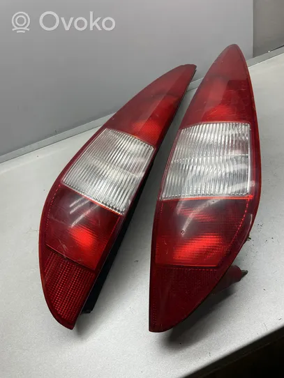 Ford Mondeo Mk III Rear/tail lights set 