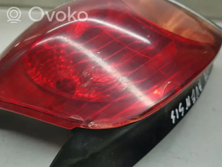 Toyota Avensis T250 Rückleuchte Heckleuchte 