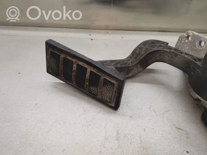 Volvo 440 Accelerator throttle pedal 3980492