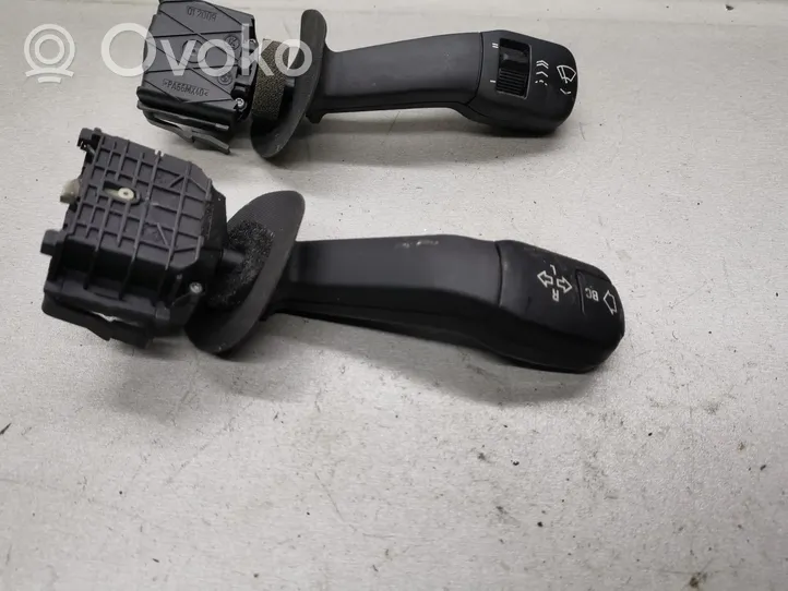 BMW 5 E39 Wiper turn signal indicator stalk/switch 8352172