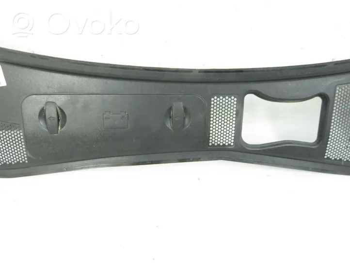 Renault Dacia Duster Wiper trim 