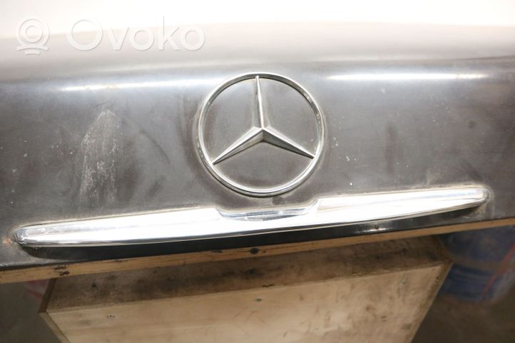 Mercedes-Benz COMPAKT W115 Couvercle de coffre 