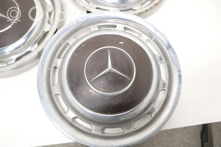 Mercedes-Benz COMPAKT W115 R14 wheel hub/cap/trim 