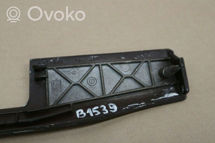 BMW 3 E46 Kojelaudan hansikaslokeron lista 8203825