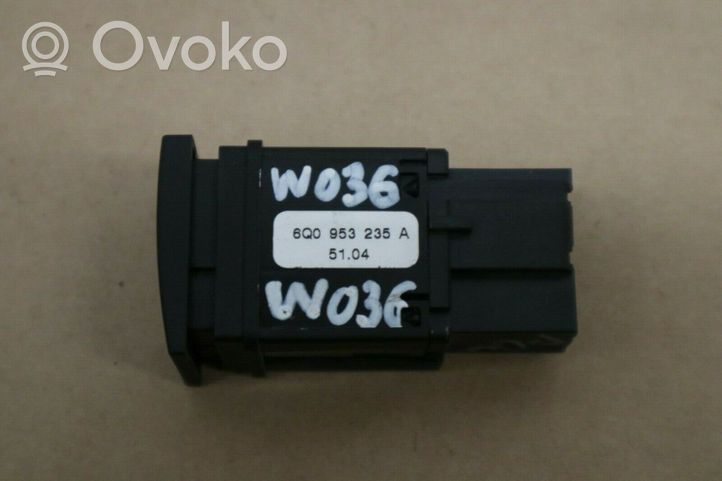 Volkswagen Polo V 6R Interruttore luci di emergenza 6Q0953235A