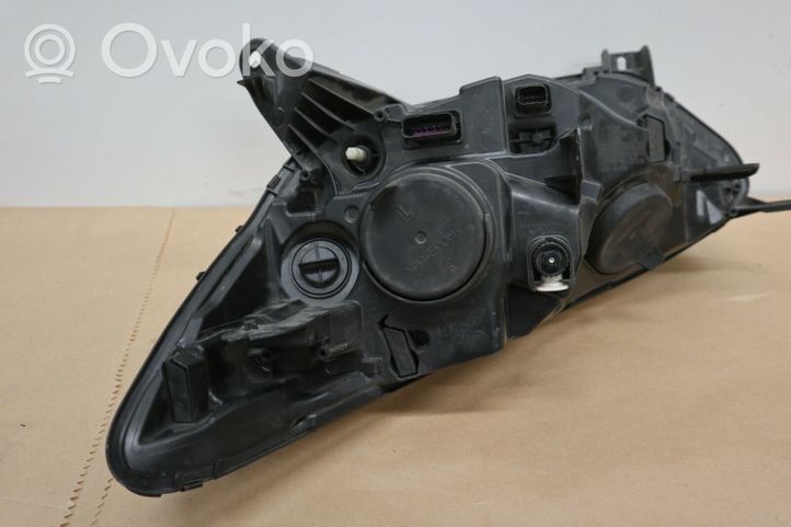 Renault Captur Lampa przednia 260102734