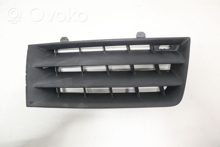 Renault Megane II Maskownica / Grill / Atrapa górna chłodnicy AH2214717AB