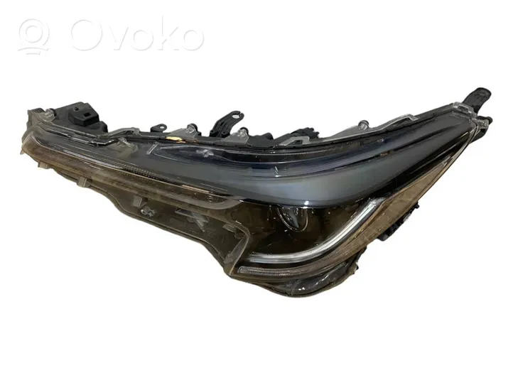 Toyota Corolla E210 E21 Lampa przednia 8115002S70