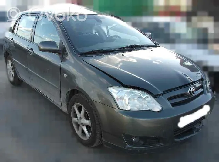 Toyota Corolla Verso E121 Priekinis pusašis 