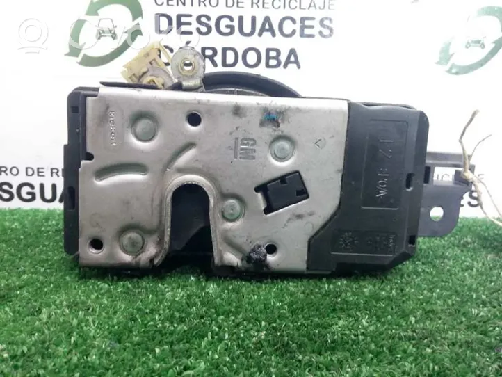 Opel Astra G Front door lock 