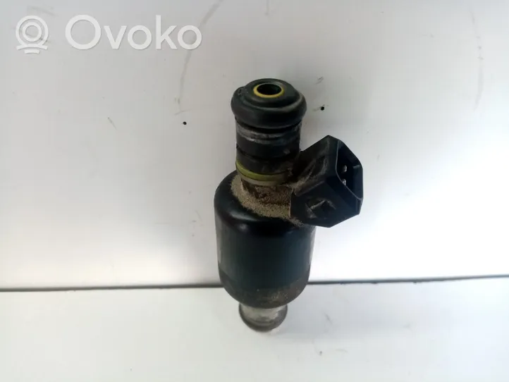 Opel Monterey Fuel injector 