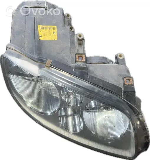 Volkswagen Touran I Lampa przednia 