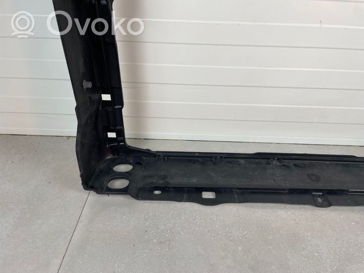 Volkswagen Golf VIII Support de radiateur sur cadre face avant 5H0805588J