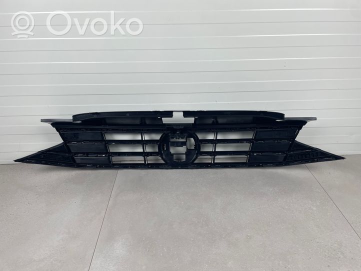 Volkswagen PASSAT B8 Etupuskurin ylempi jäähdytinsäleikkö 3G0853653L