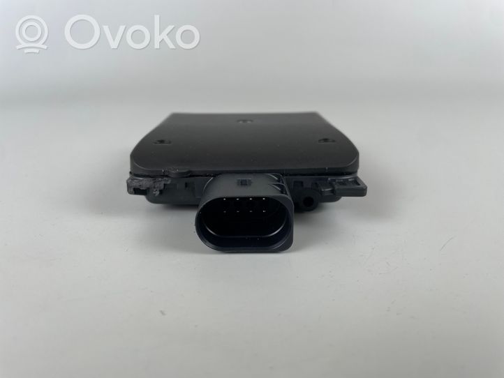 Volkswagen Golf VIII Capteur radar d'angle mort 2Q0907686D