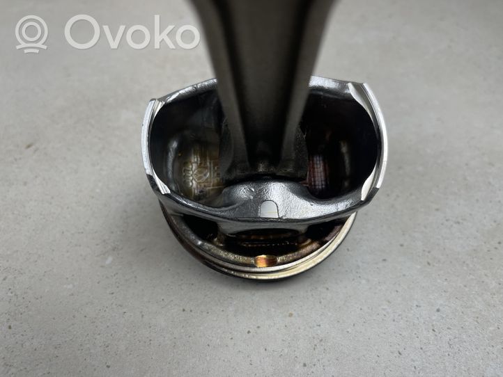 Volkswagen Golf VII Piston avec bielle 06H198401