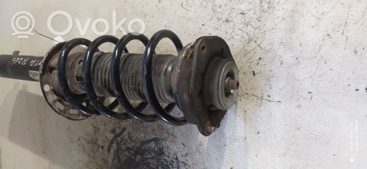 Volkswagen Jetta VI Ammortizzatore anteriore con molla elicoidale 5C413031BB