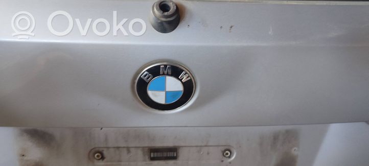 BMW X1 E84 Takaluukun/tavaratilan kansi 