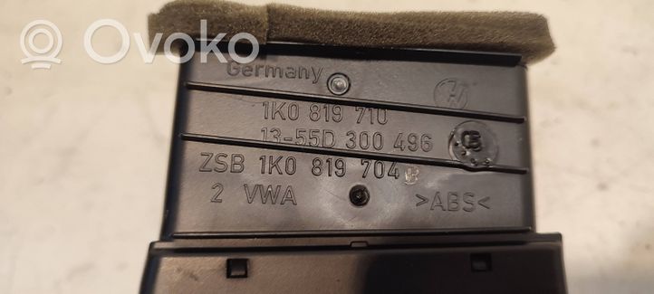 Volkswagen Golf V Boczna kratka nawiewu deski rozdzielczej 1K0819704B