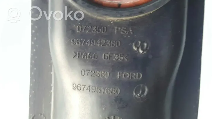 Ford Focus Gaisa caurule uz turbīnu 072360