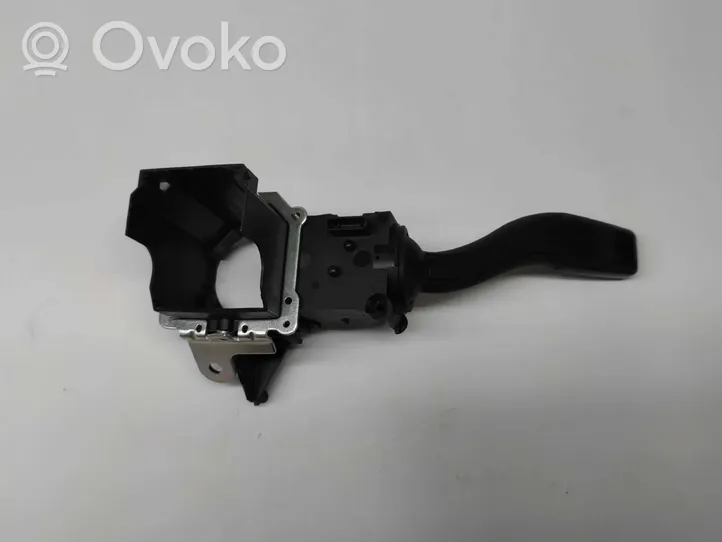 Seat Exeo (3R) Suuntavilkun vipu 4E0953513K4PK