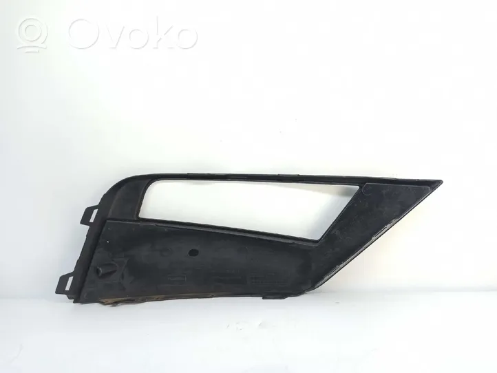 Seat Leon (5F) Etupuskurin alempi jäähdytinsäleikkö 5F0853665G9B9