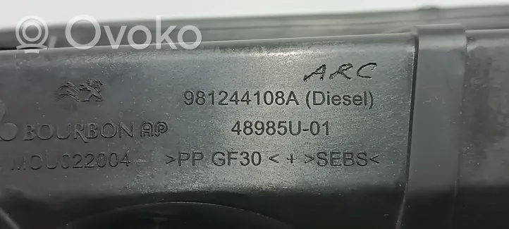 Peugeot 5008 II Korek wlewu paliwa 981244108A