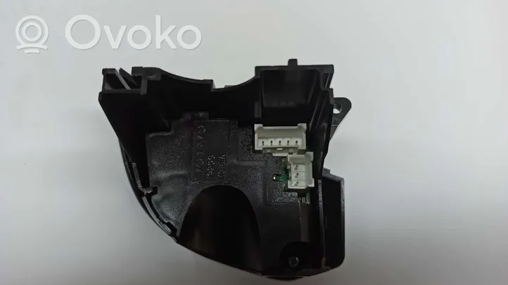 Volvo XC90 Przełącznik / Przycisk kierownicy 