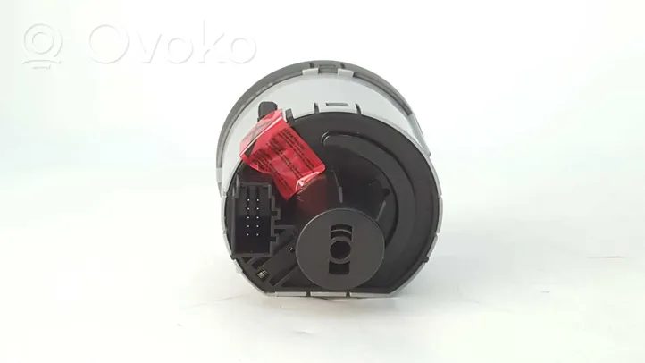 Skoda Fabia Mk3 (NJ) Interrupteur d’éclairage 