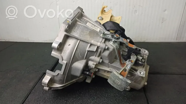 Ford Fiesta Mechaninė 5 pavarų dėžė 2582390