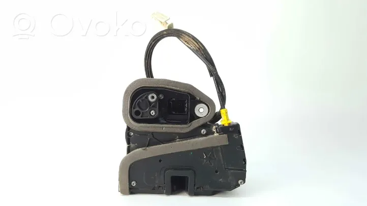 Opel Astra K Front door lock 13597536