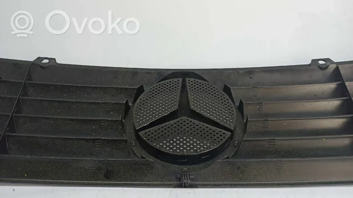 Mercedes-Benz Sprinter W901 W902 W903 W904 Maskownica / Grill / Atrapa górna chłodnicy A9018880123