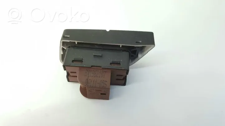 Audi A1 Central locking switch button 8X19621075PR