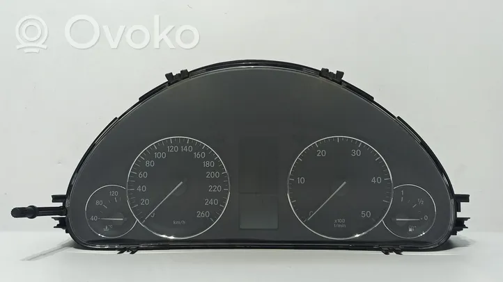 Mercedes-Benz C W203 Compteur de vitesse tableau de bord A2035404947