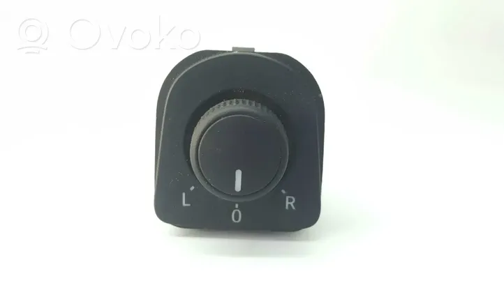 Seat Leon (5F) Przycisk regulacji lusterek bocznych 5F0959565CWHI