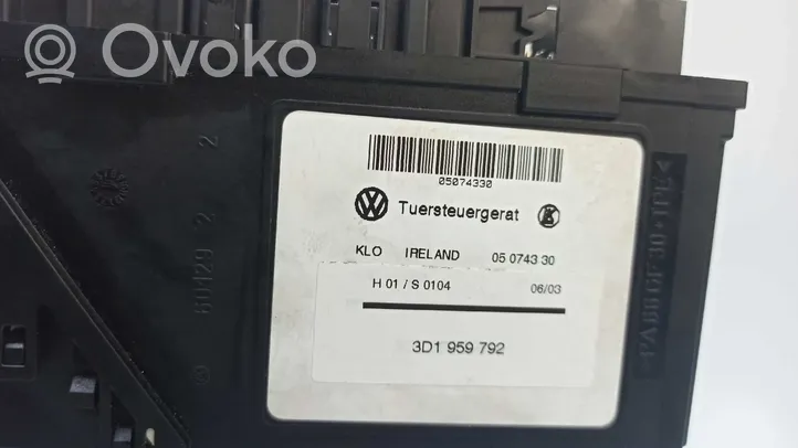 Volkswagen Touareg I Podnośnik szyby drzwi z silniczkiem 0130821765