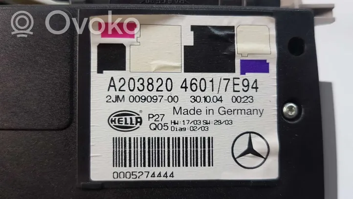 Mercedes-Benz C W203 Etuistuimen valo A21290011237E94