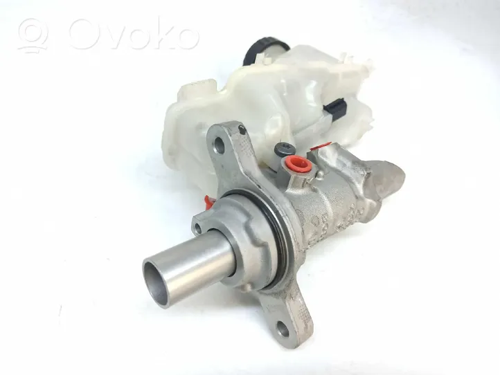 Renault Megane IV Główny cylinder hamulca 5001865517