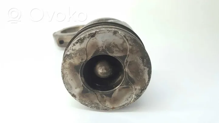 Opel Zafira B Piston 