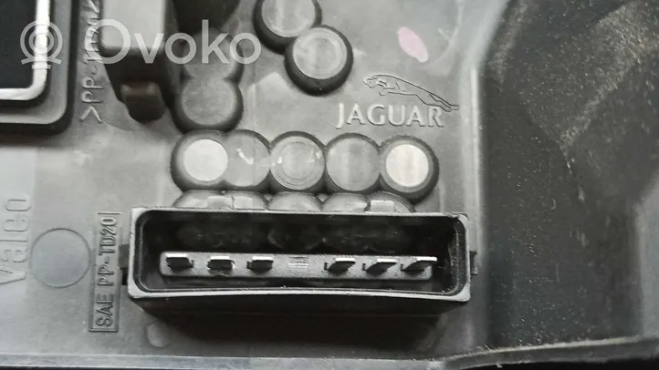 Jaguar X-Type Lampy tylnej klapy bagażnika JAGX400