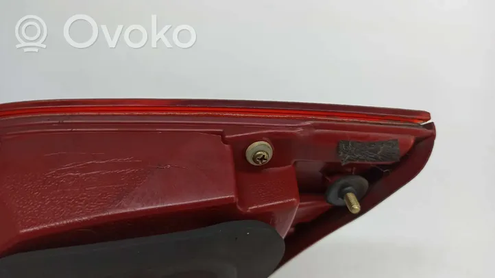 KIA Opirus Tailgate rear/tail lights 