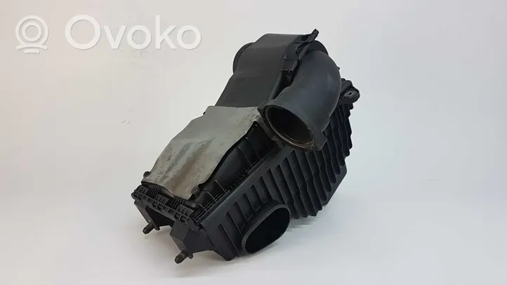 Volkswagen Touareg I Air filter box 7L0183